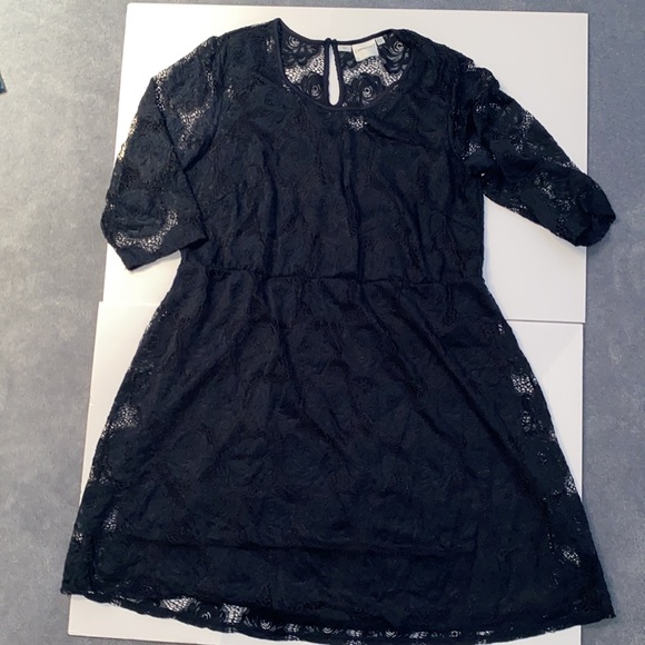 NAVY BLUE LACE DRESS - Picture 2 of 2